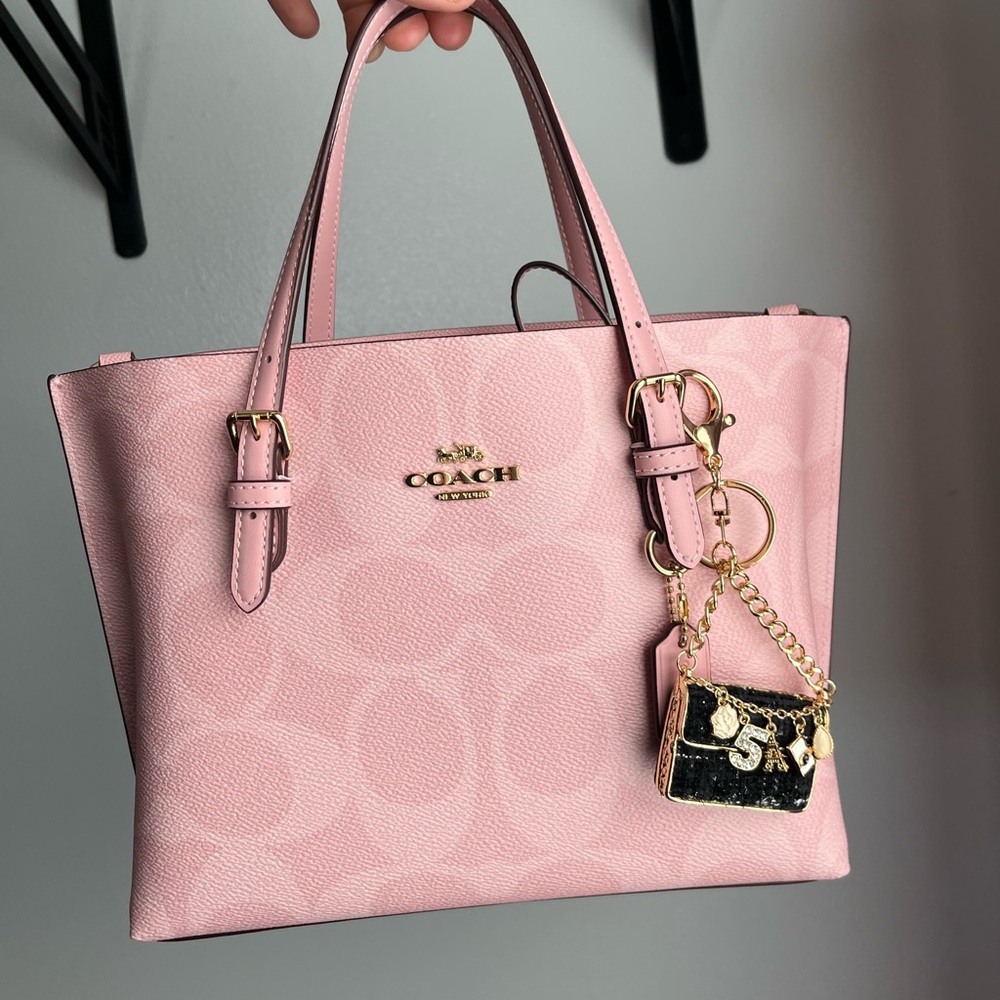 Chic Black Purse Charm👛🖤